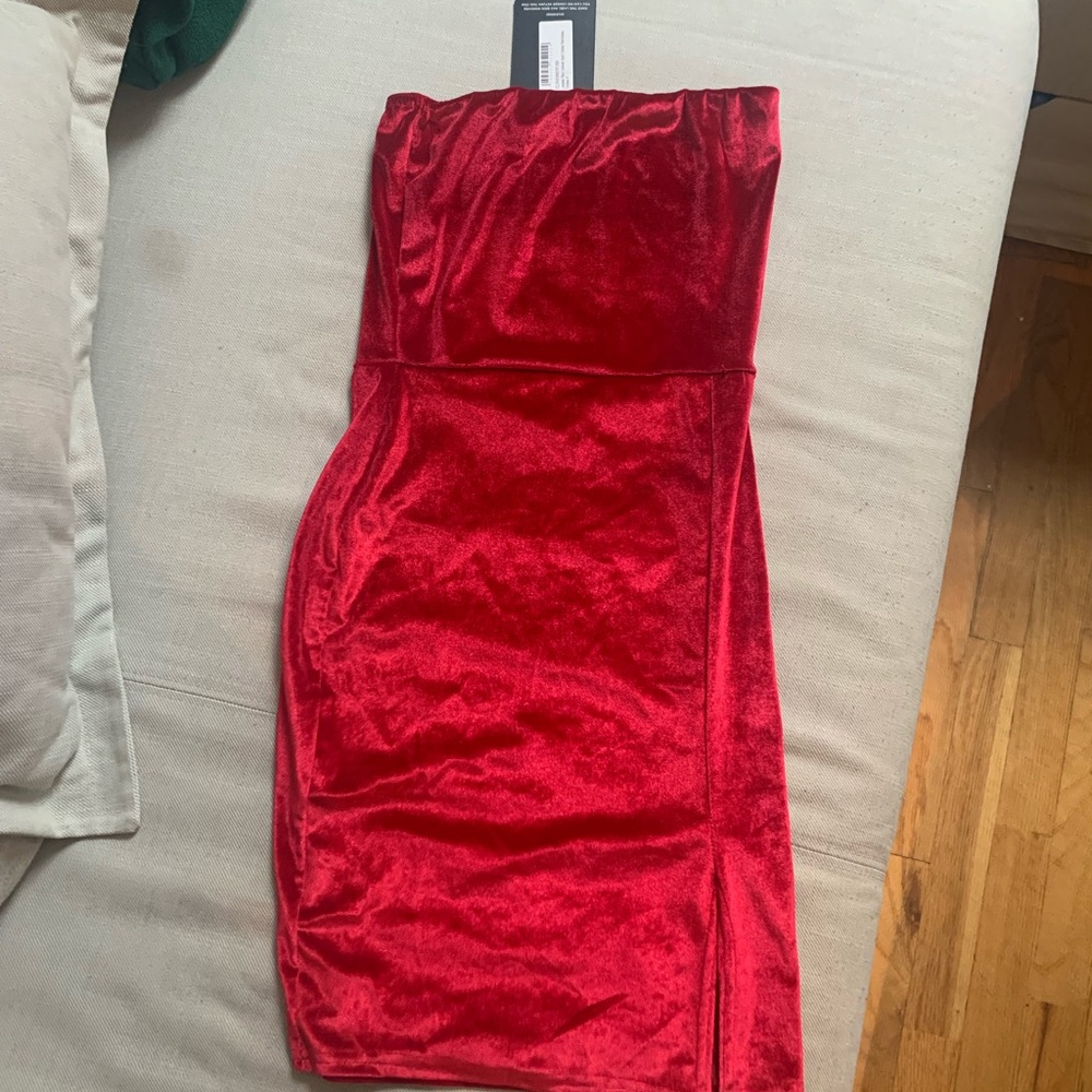 NWT pretty little thing red velvet dress strapless